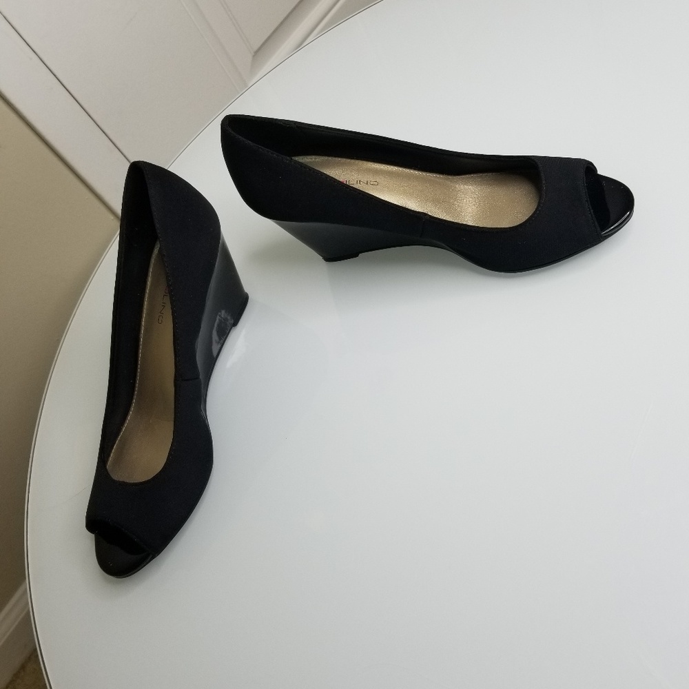 Microfiber Peep toe wedge pump